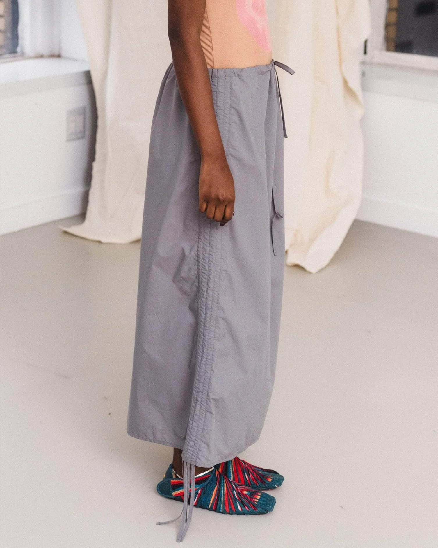 Pictorial Strap Skirt Ziti Grey