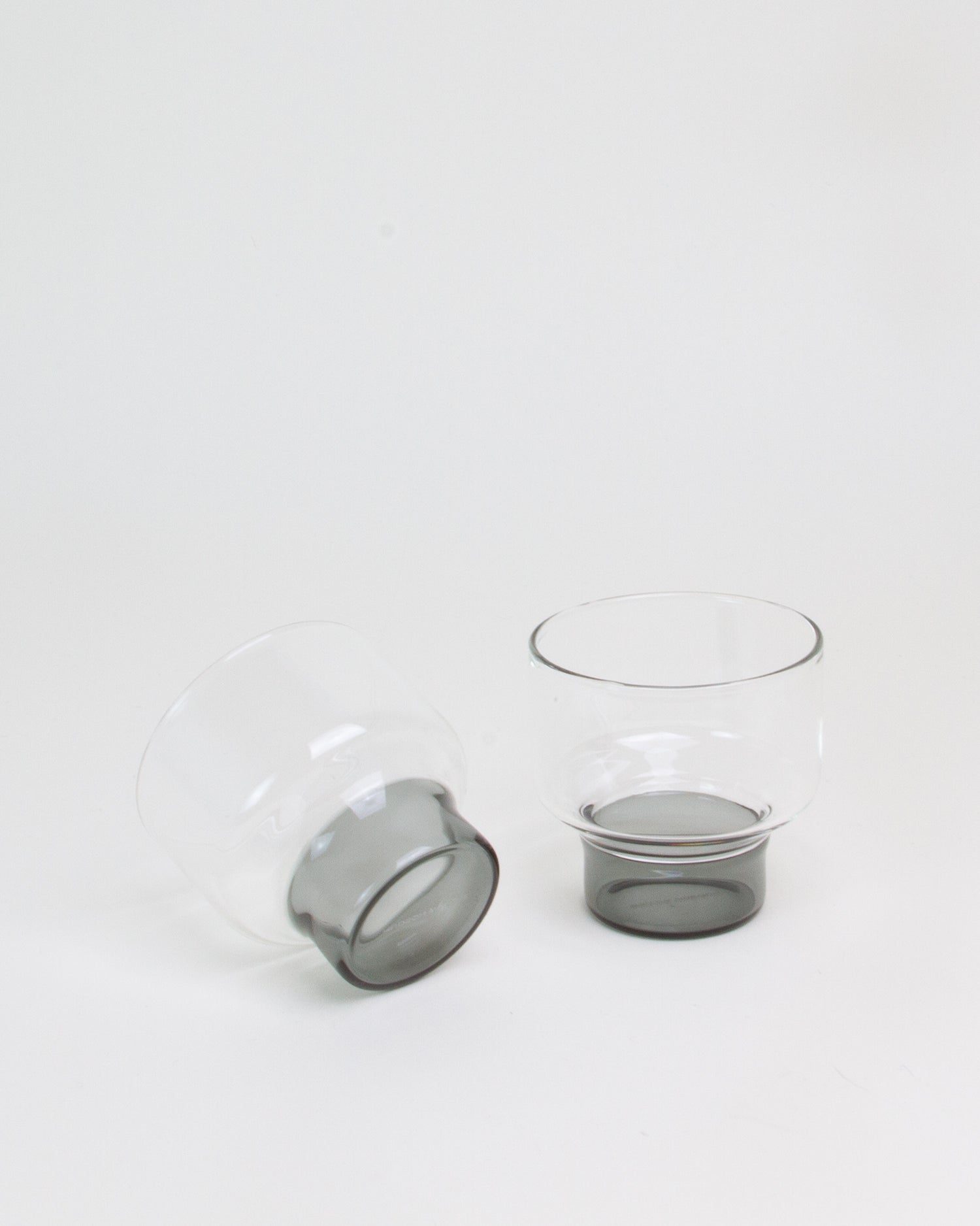 Aita Short Glass Smoke Base