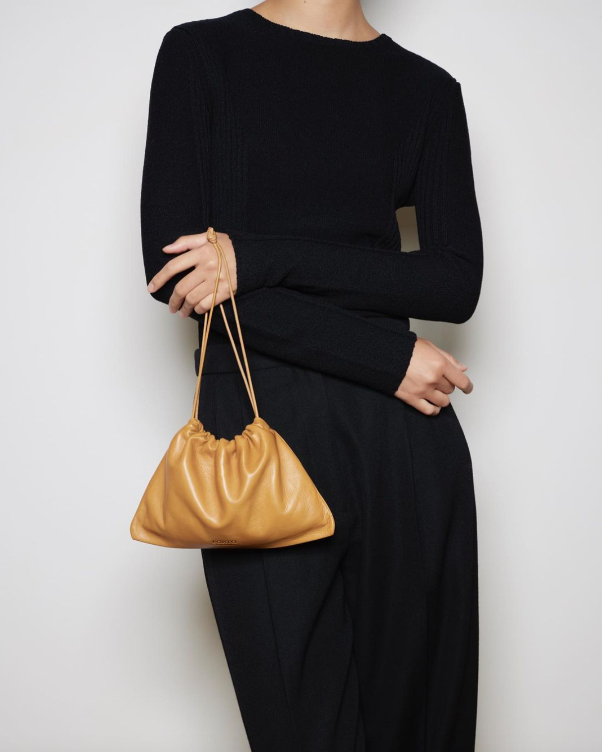 The Pouch Camello