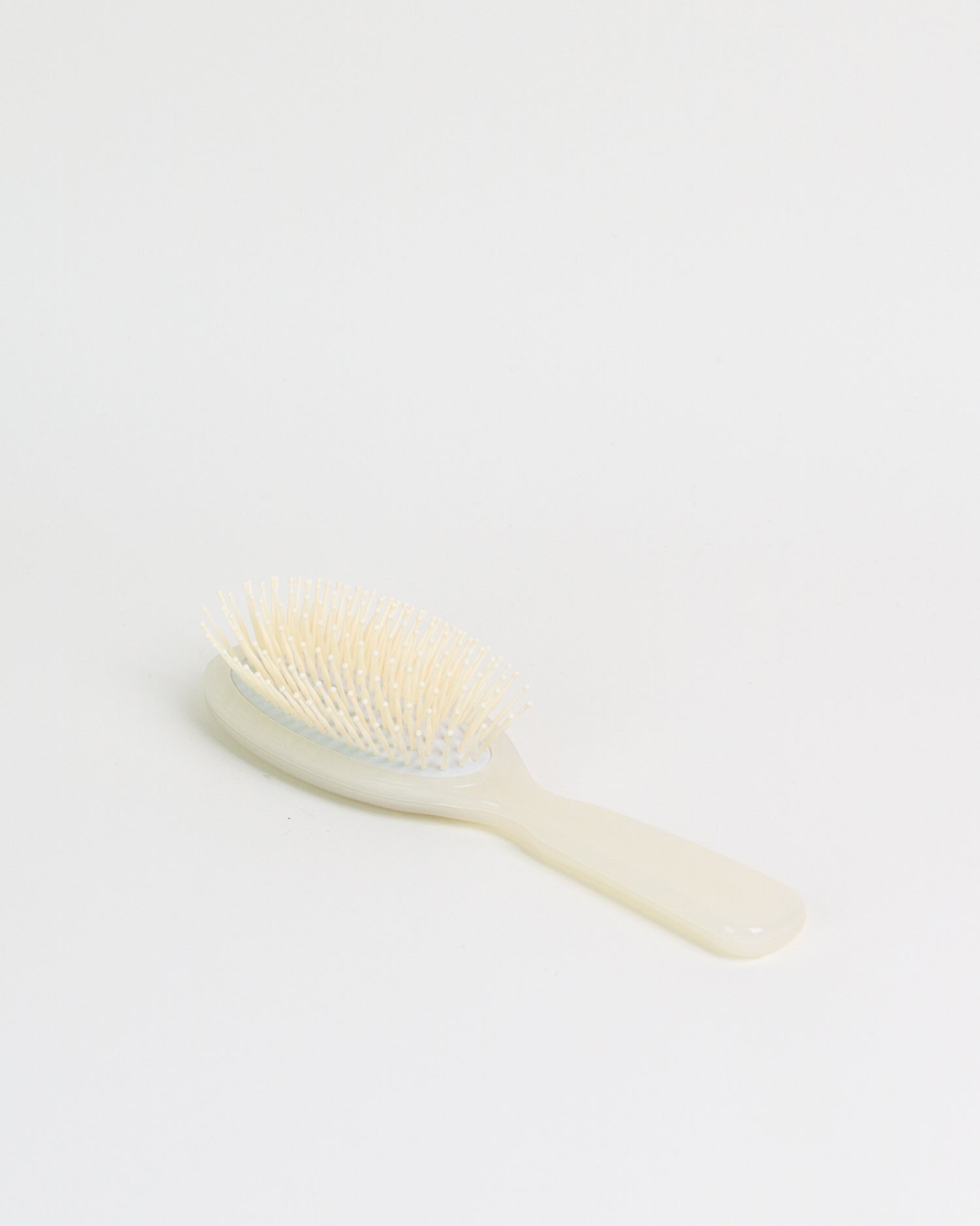 Oval Hair Brush Ivory