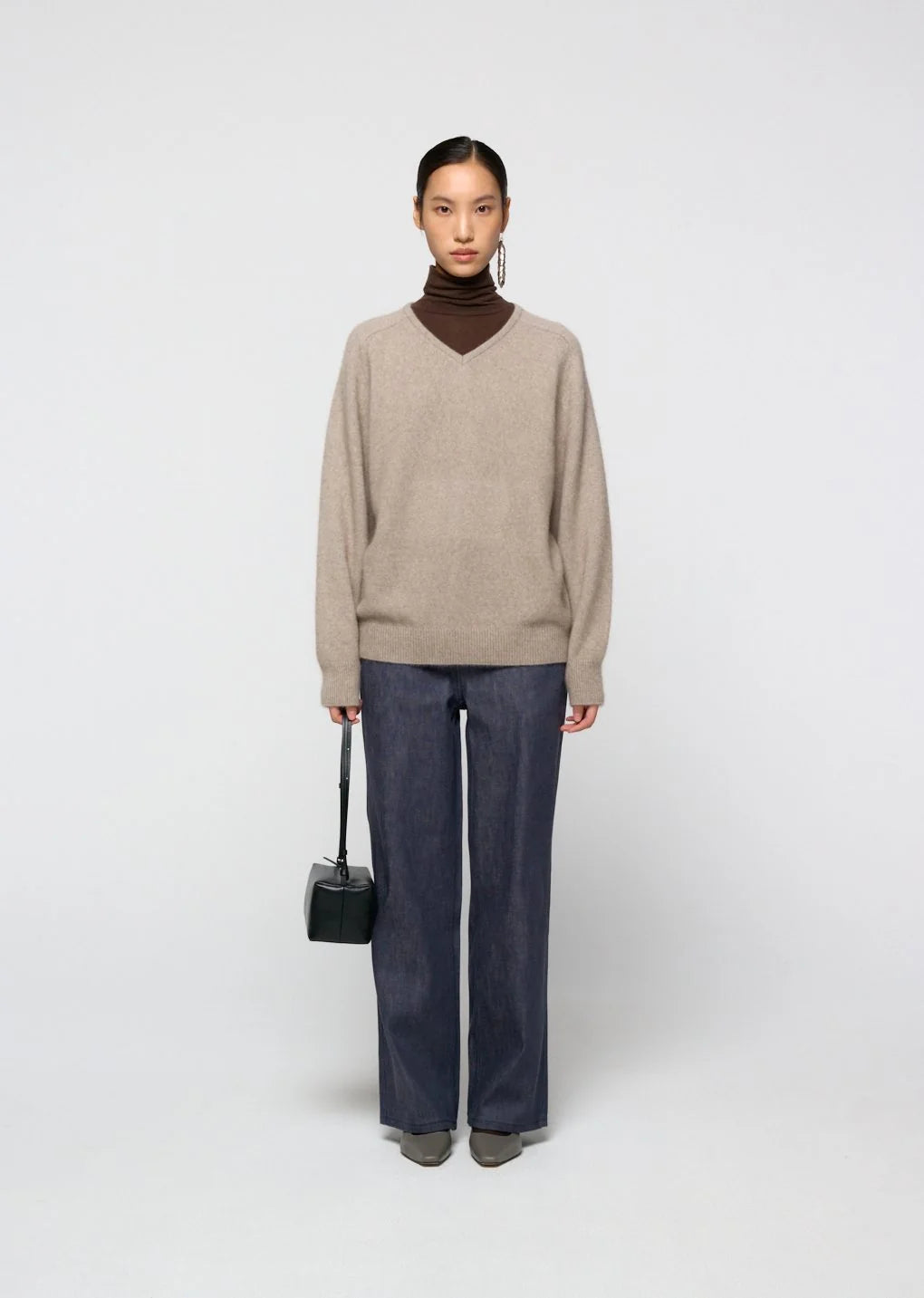 Racoon V-Neck Knit Beige