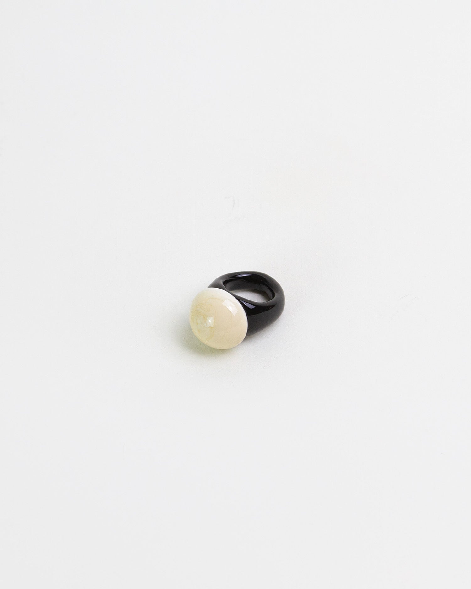 Siglo Ring Black Ivory