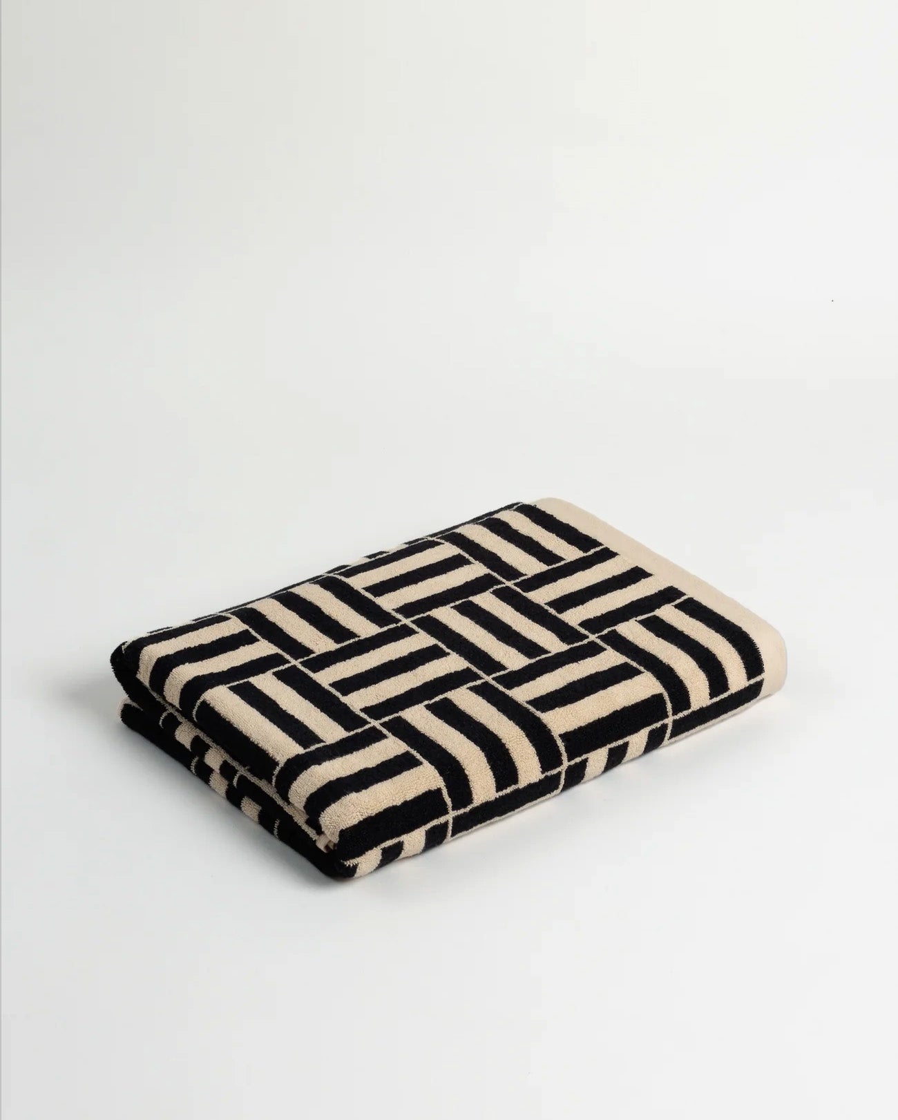 Willis Pool Towel Sand & Noir