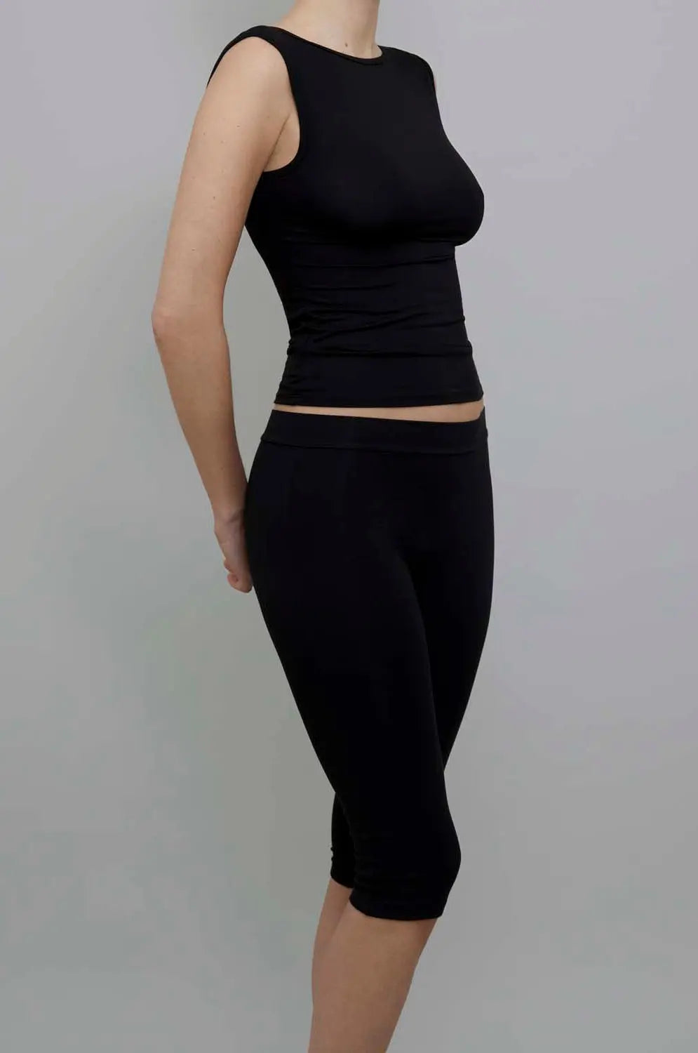 Recline Capri Black