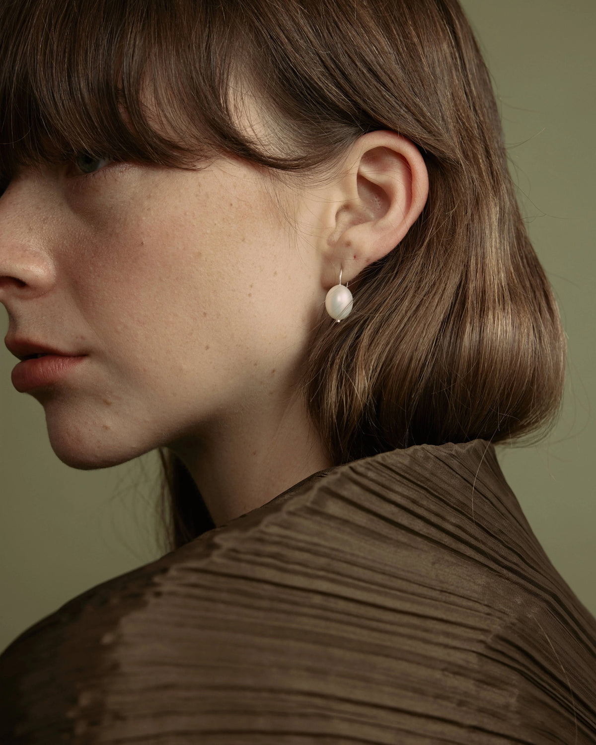 Palais Mini Pearl Earrings