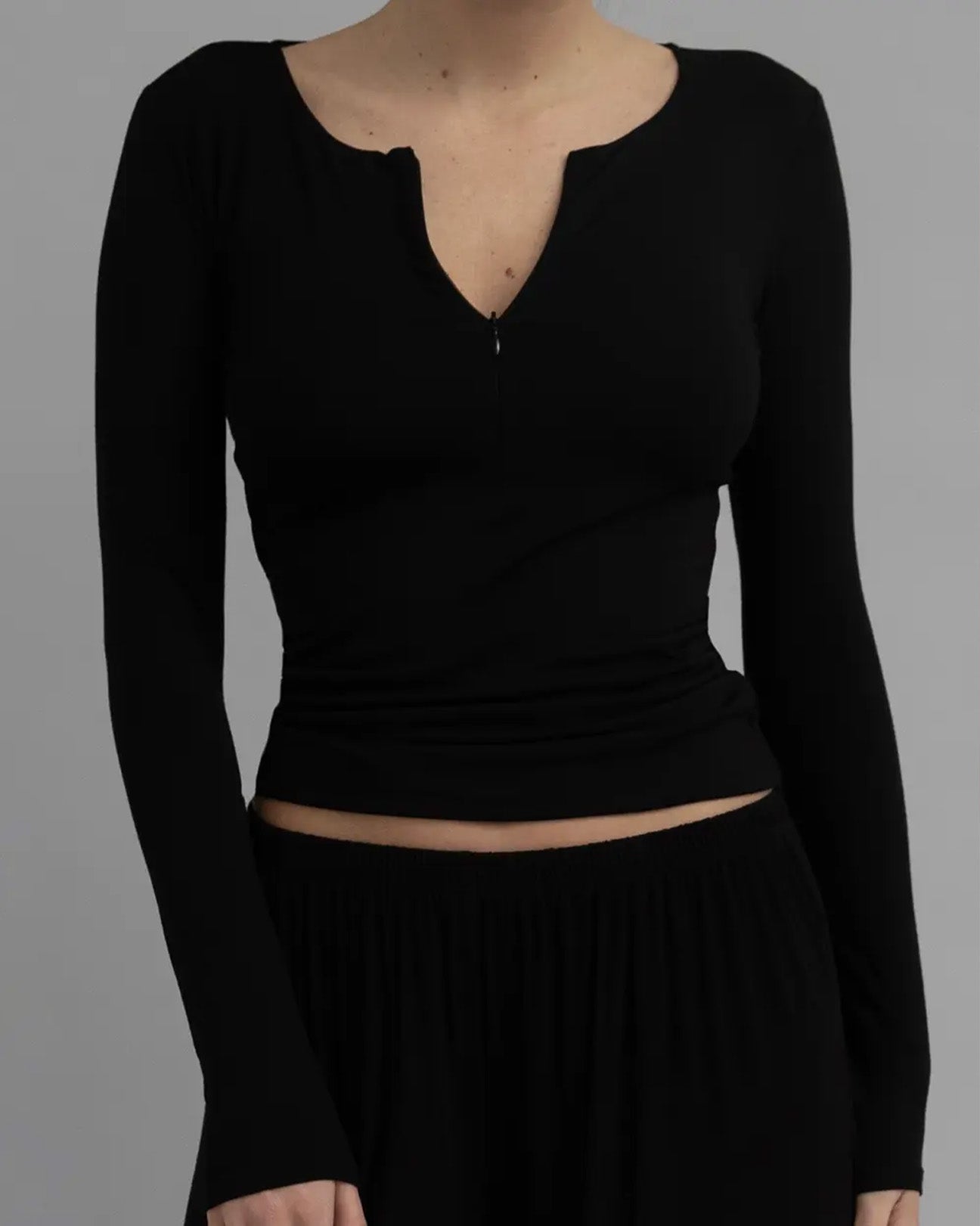 Recline Half Zip Black