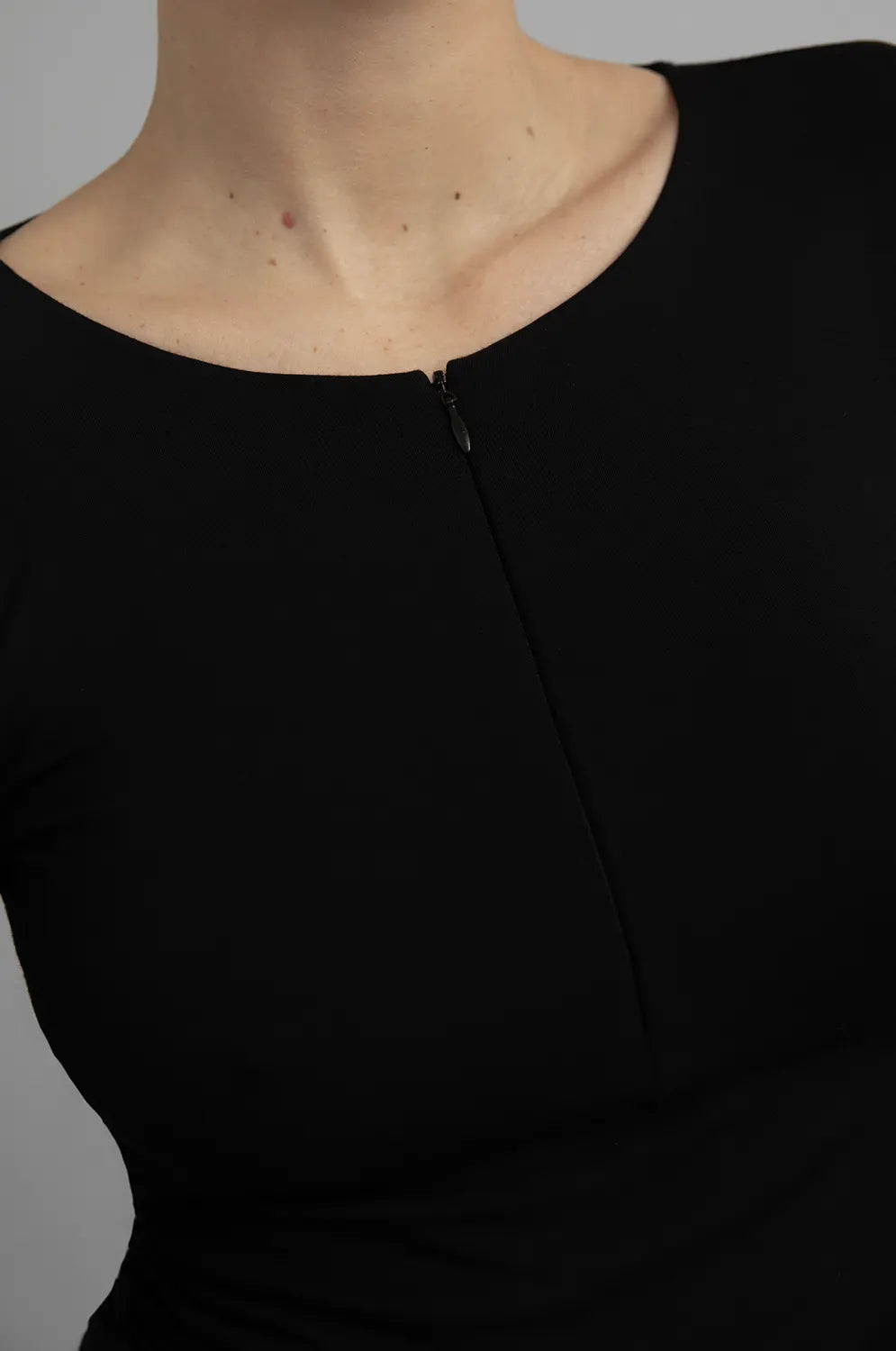 Recline Half Zip Black