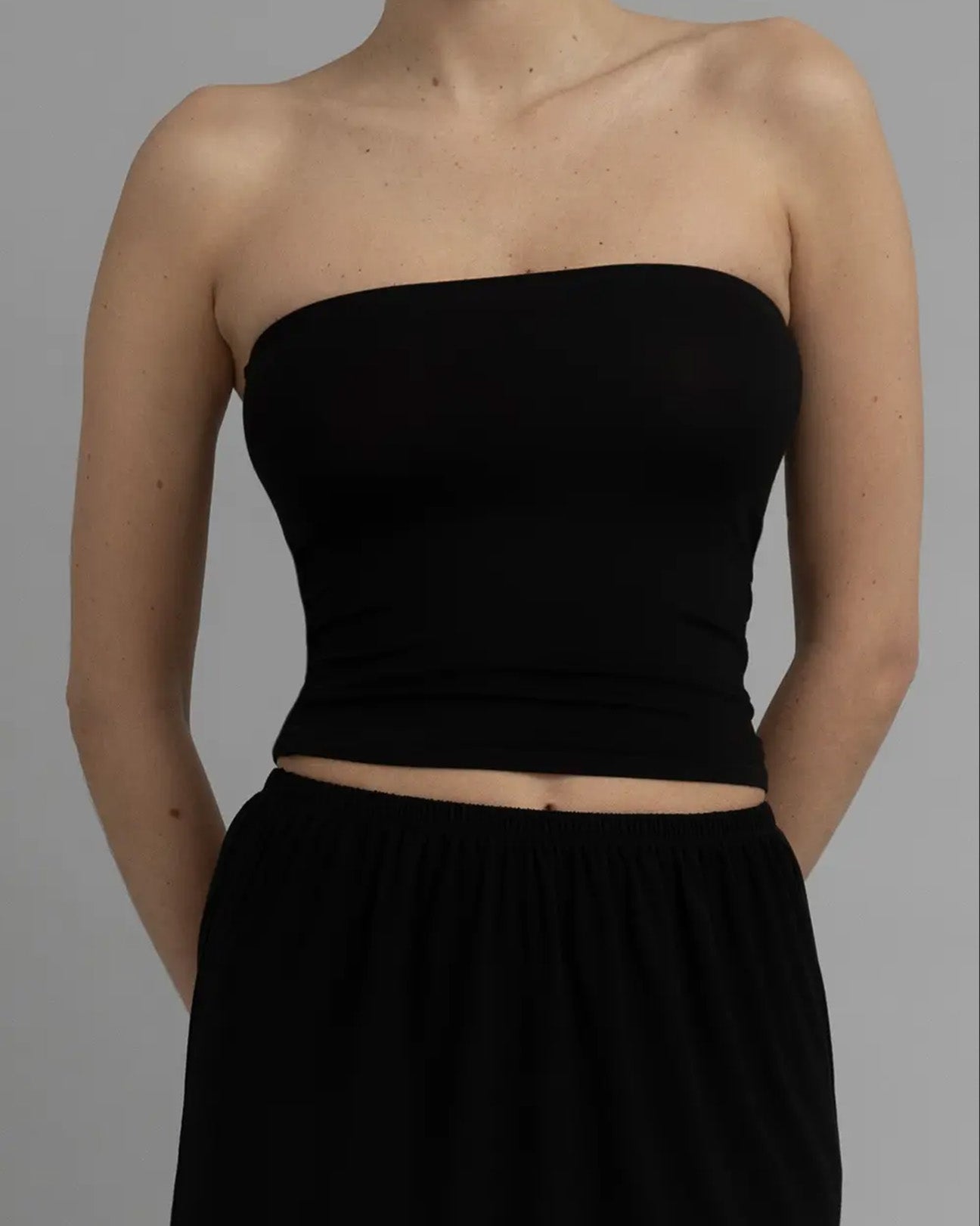 Recline Strapless Black