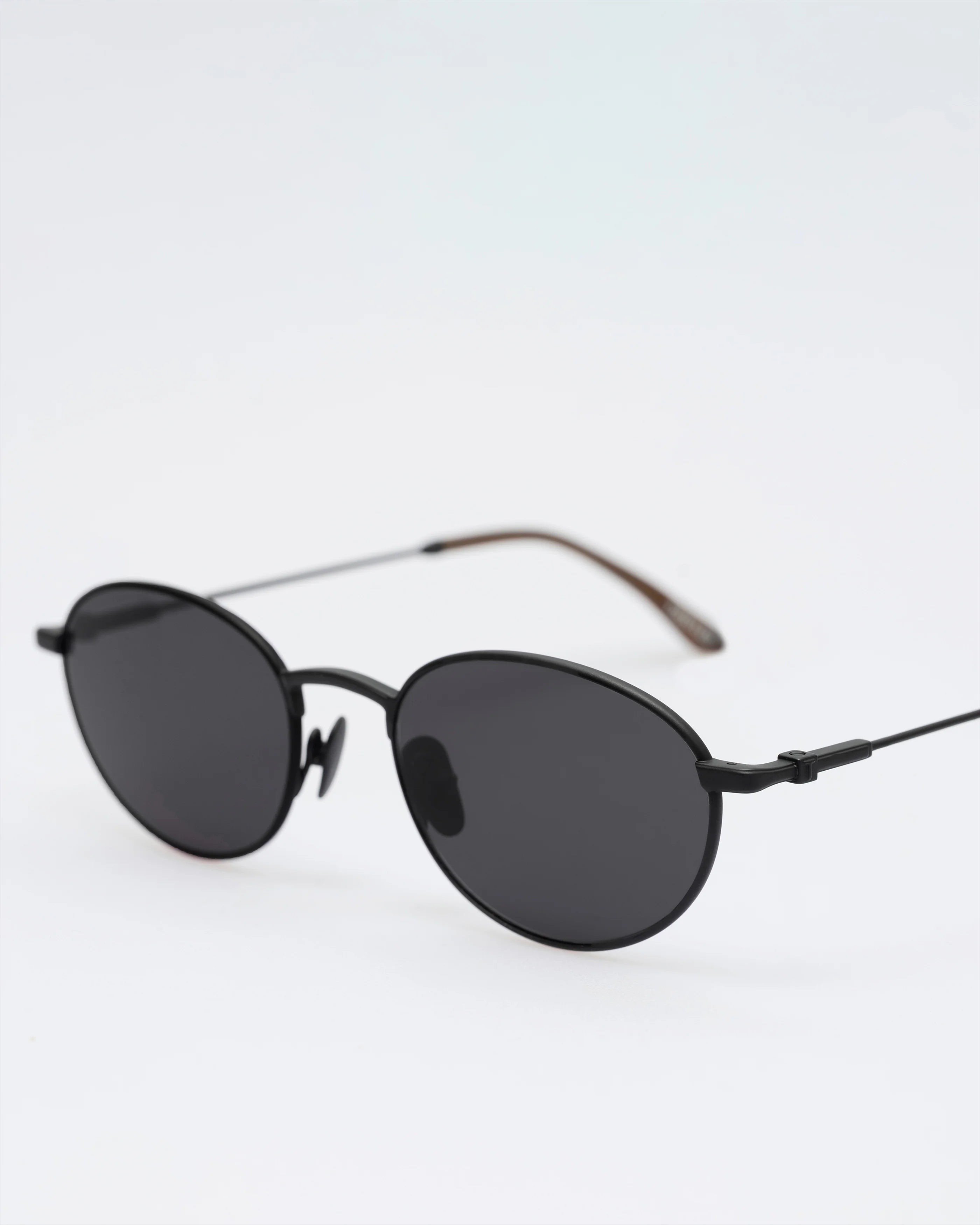 The Cruz Black & Black